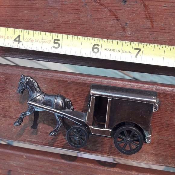 Mini Dollhouse Horse and Carriage Cast Iron Pencil Sharpener Vintage - Picture 7 of 8